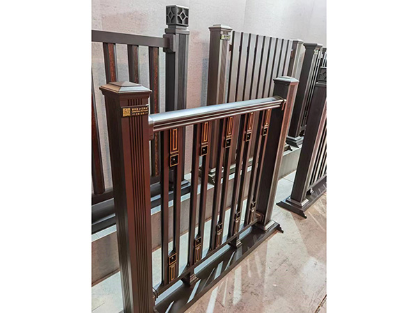鋁藝陽臺(tái)護(hù)欄