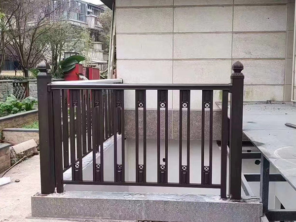 鋁藝陽臺(tái)護(hù)欄